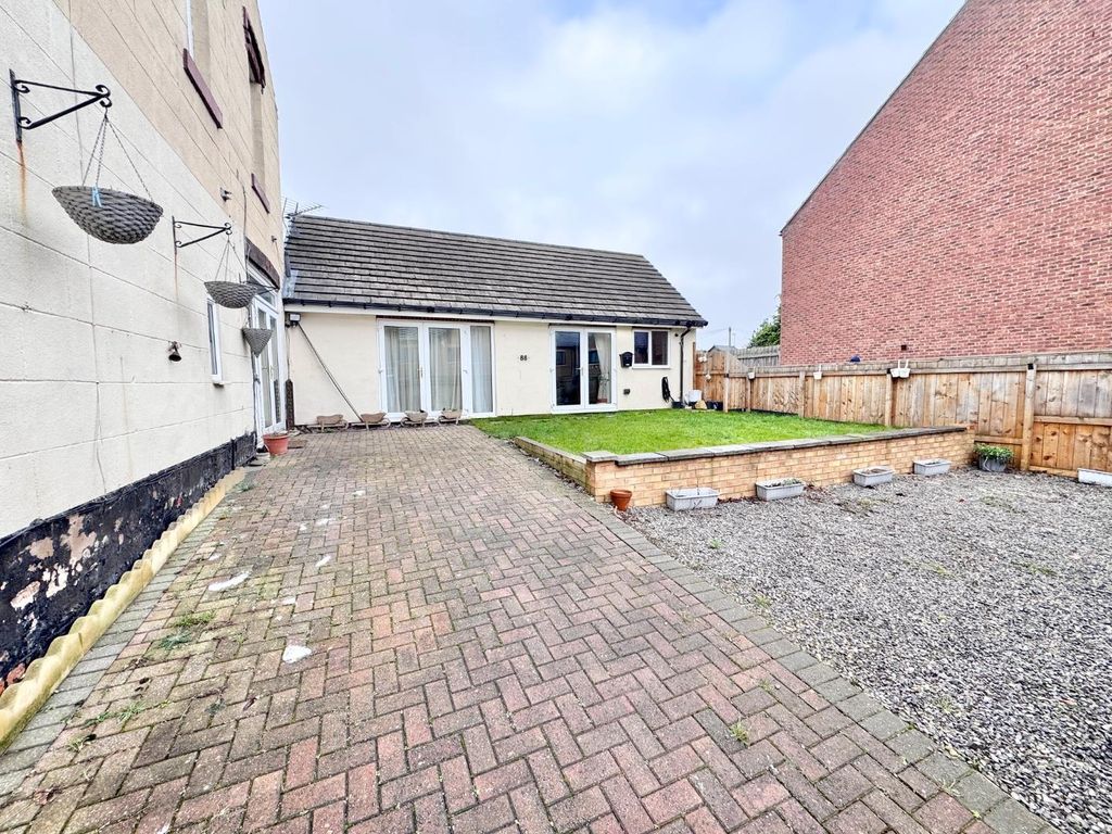 Property photo 2 of 20 Garden