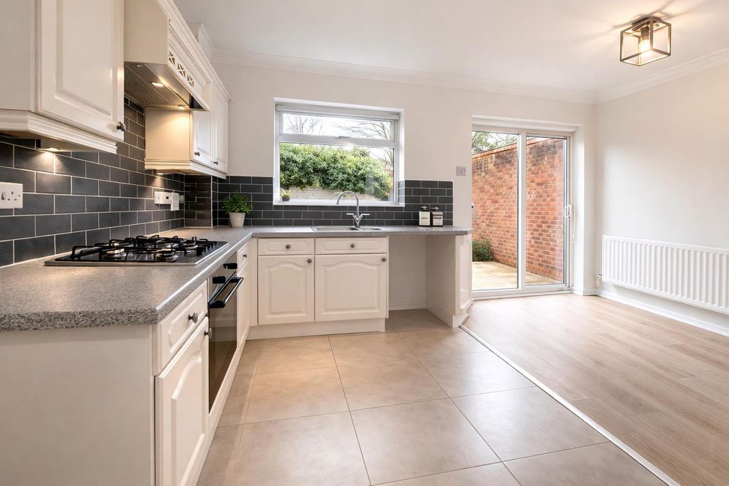 Property photo 2 of 11 973197B5-8F6d-42A2-A235-d4F5Fec5F315.Png