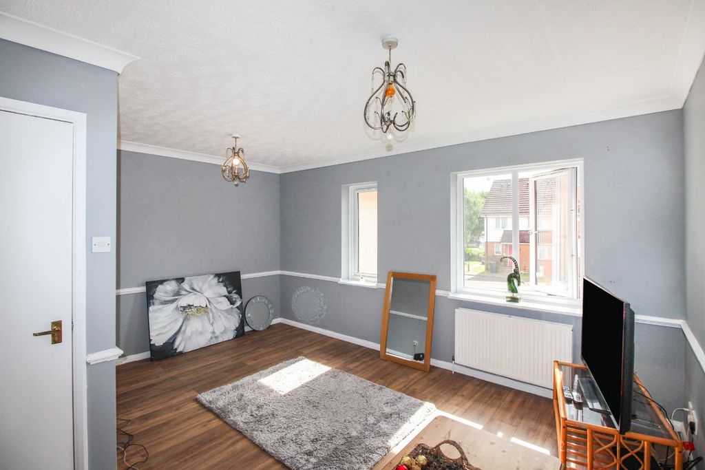 Property photo 2 of 17