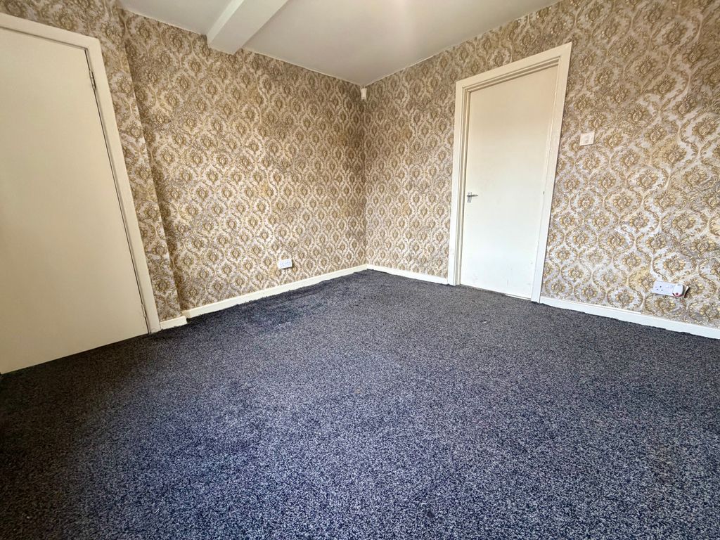 Property photo 2 of 11 Image