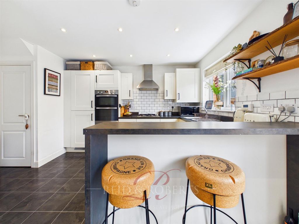 Property photo 2 of 35 Cam03999G0-Pr0219-Still008.Jpg