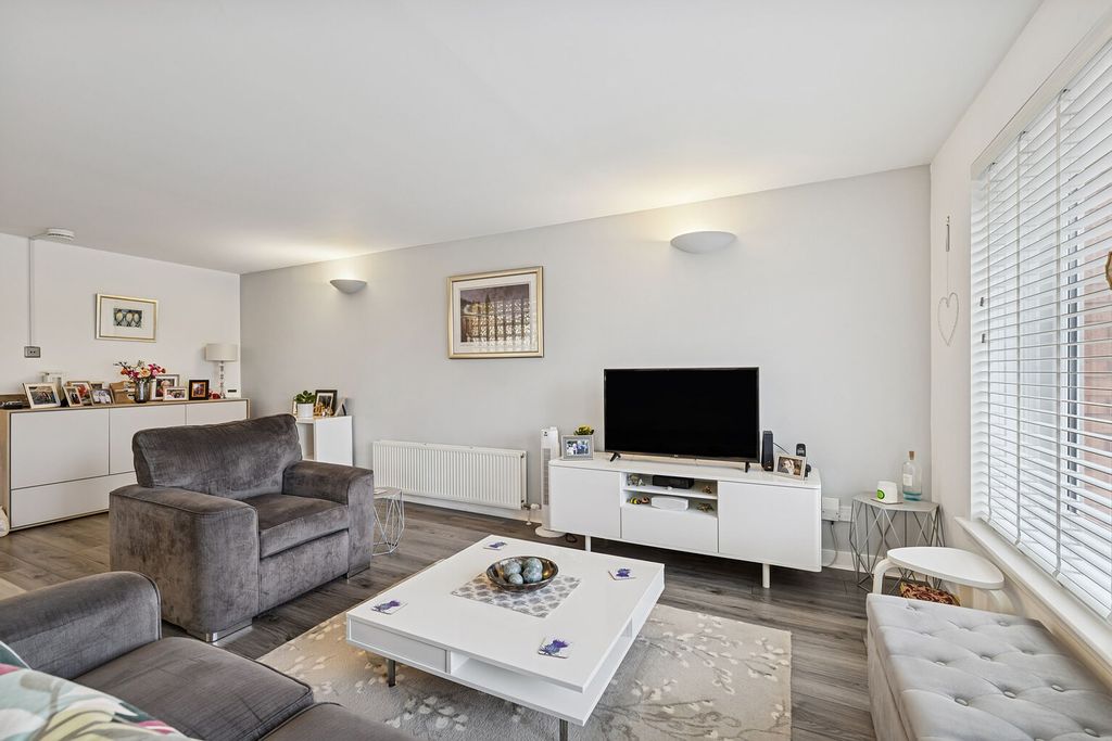 Property photo 3 of 22