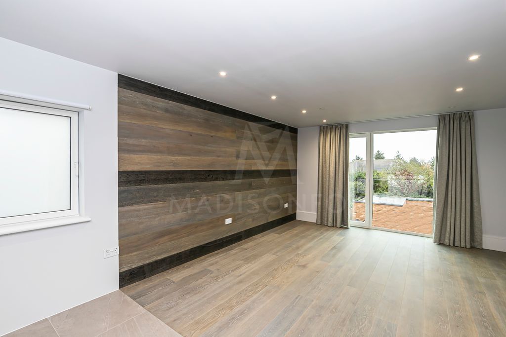 Property photo 2 of 13 Photo 12