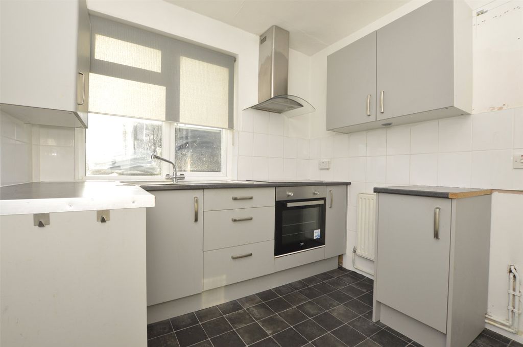 Property photo 2 of 8 Kitchen