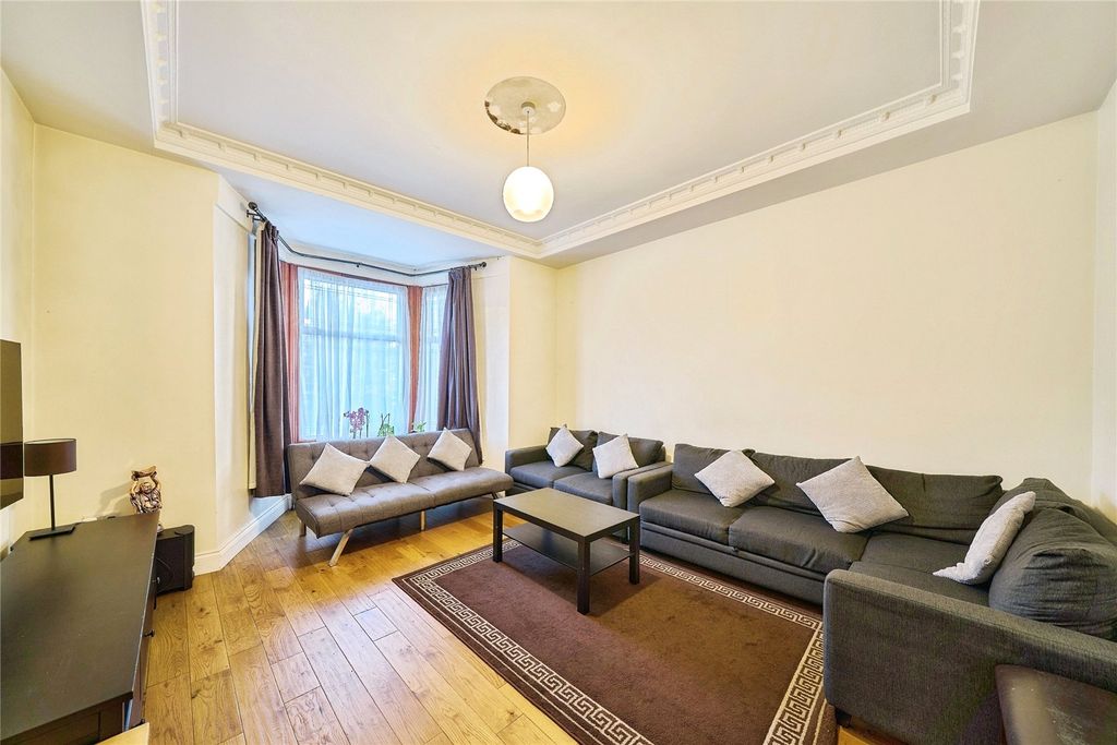 Property photo 3 of 15 Picture No. 01