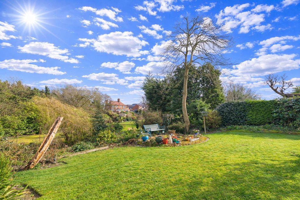 Property photo 2 of 25 Chatgpt Image Mar 10, 2026, 03_01_14 Pm.Png