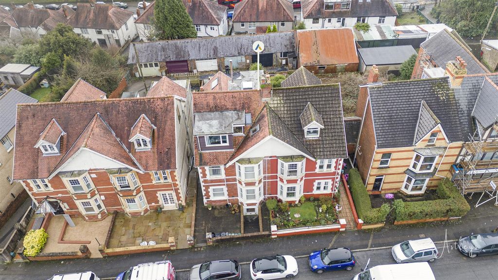 Additional image 20 of 3 bed flat for saleEversley Road, Sketty, Swansea SA2