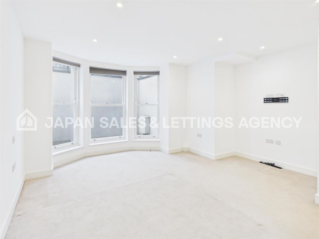 Property photo 3 of 9 Cam04401G0-Pr0110-Still009.Jpg