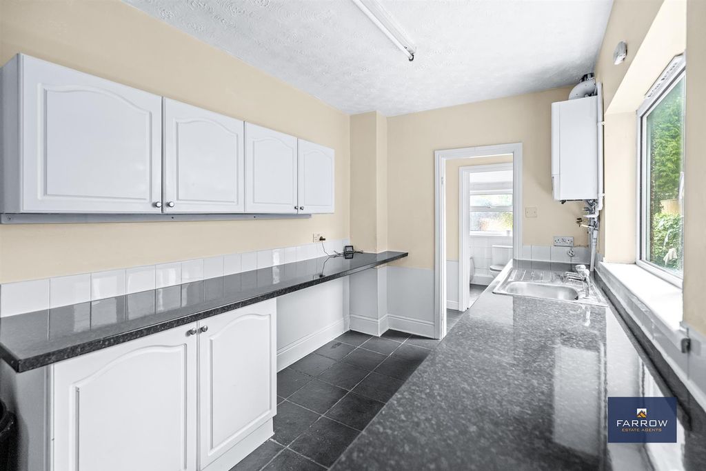 Property photo 2 of 19 Kitchen