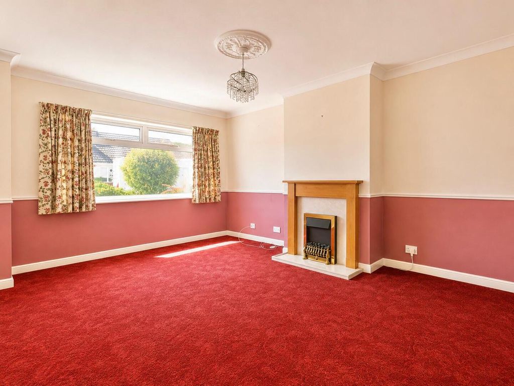 Property photo 2 of 14 Living Room