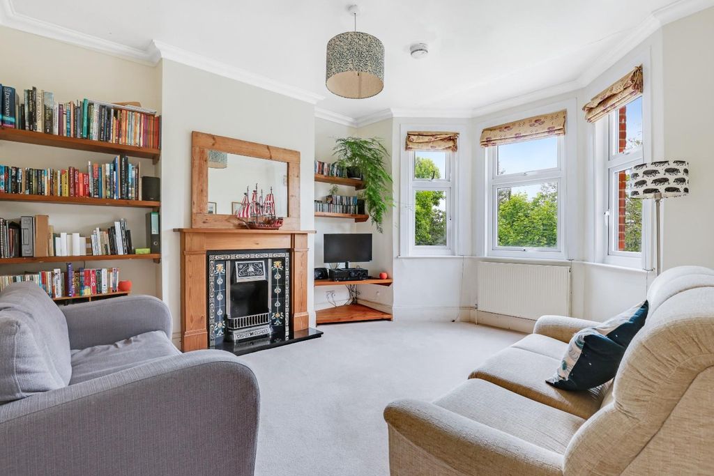 Property photo 2 of 15 02-F1Efjhpropworld - 46 Lawrie Park Road - 1.Jpg