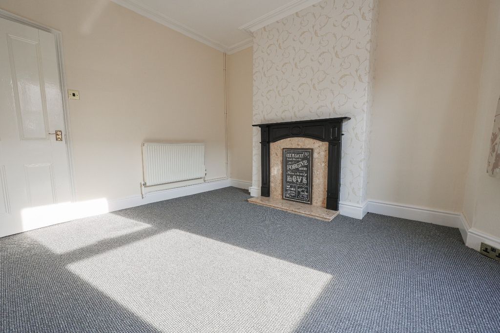 Property photo 3 of 9 4206293