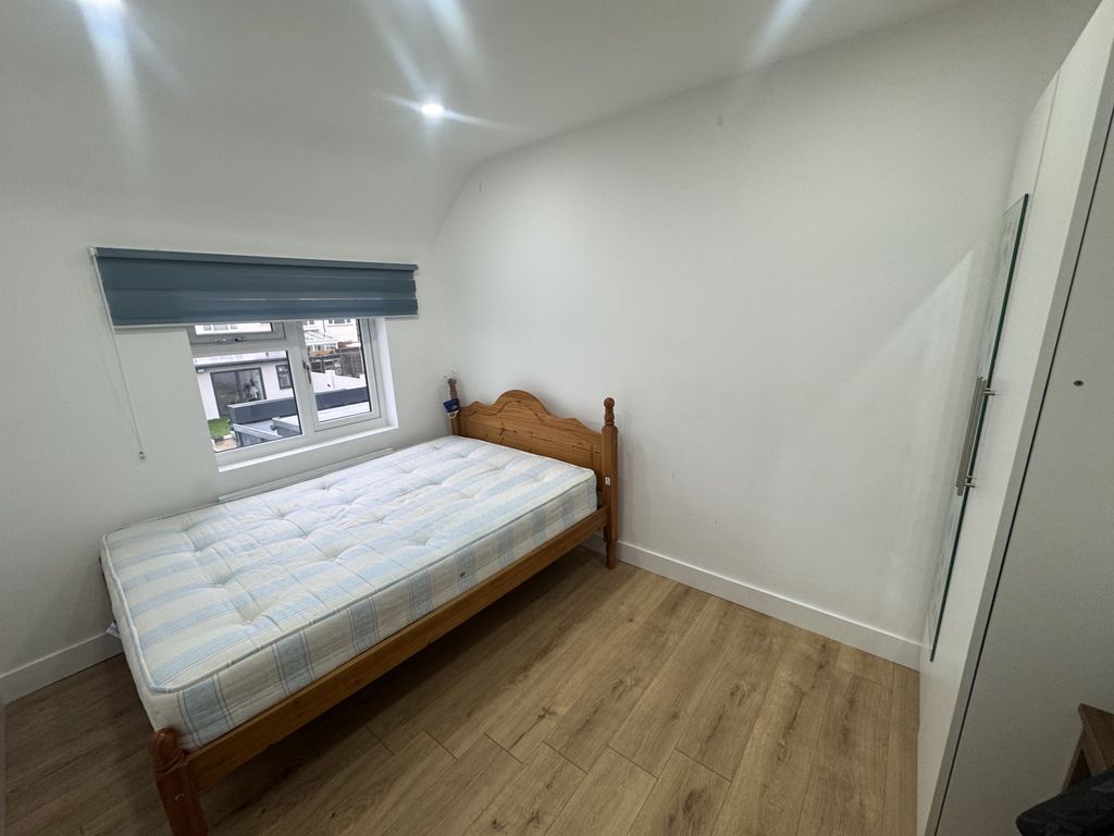 Property photo 3 of 7 Gallery