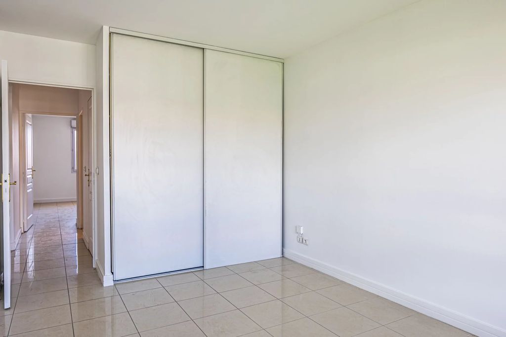 Property photo 2 of 48