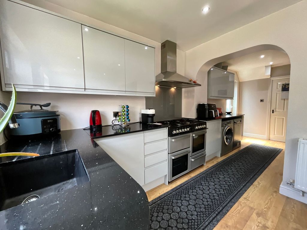 Property photo 3 of 26