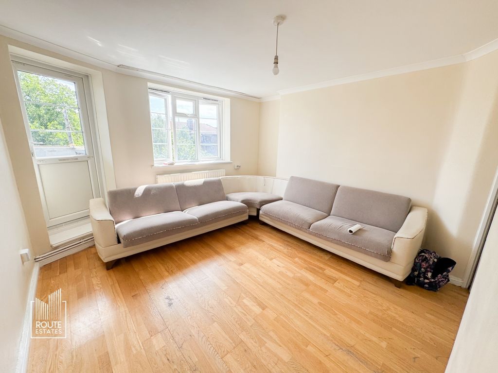 Property photo 1 of 13 Photo 6