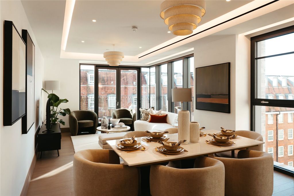 Property photo 1 of 21 Dining Area