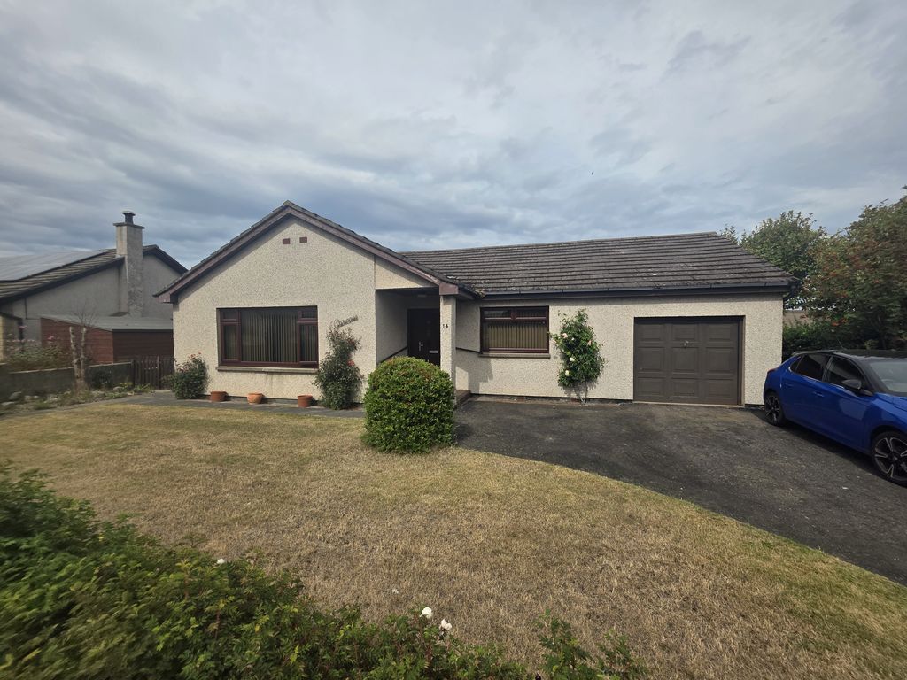 Property photo 1 of 18
