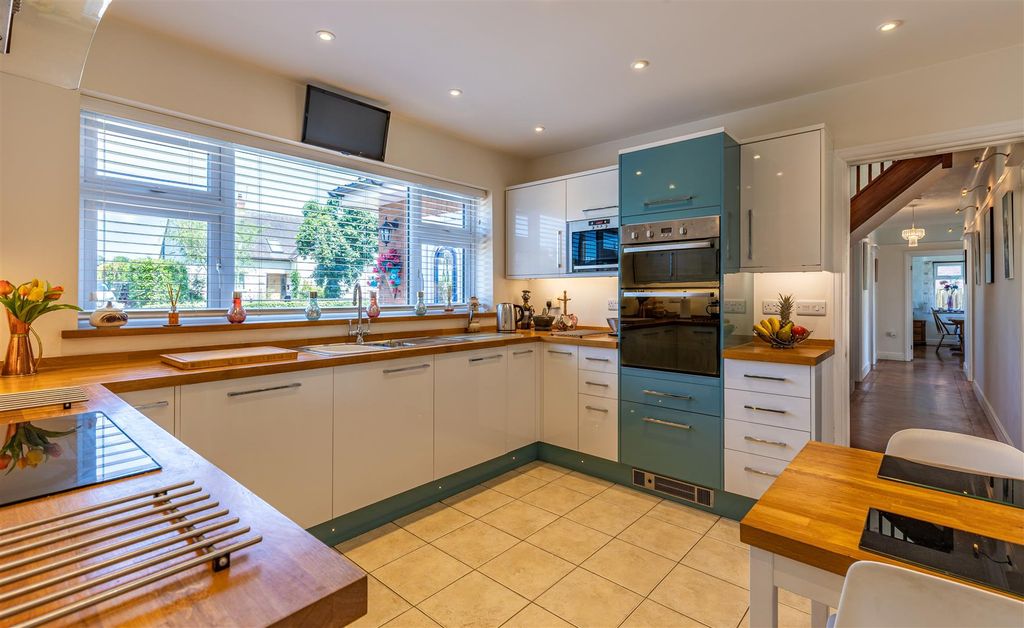 Property photo 3 of 23 Bx1A2281-Hdr-3.Jpg