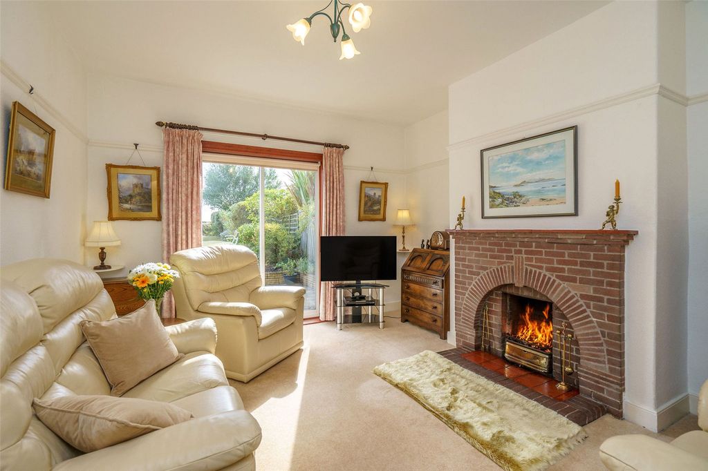 Property photo 3 of 53 Sitting Room