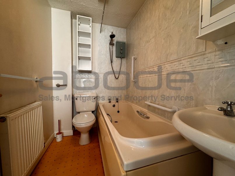 Property photo 3 of 12
