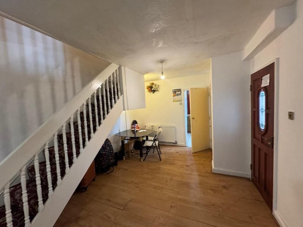 Property photo 2 of 11 Gallery