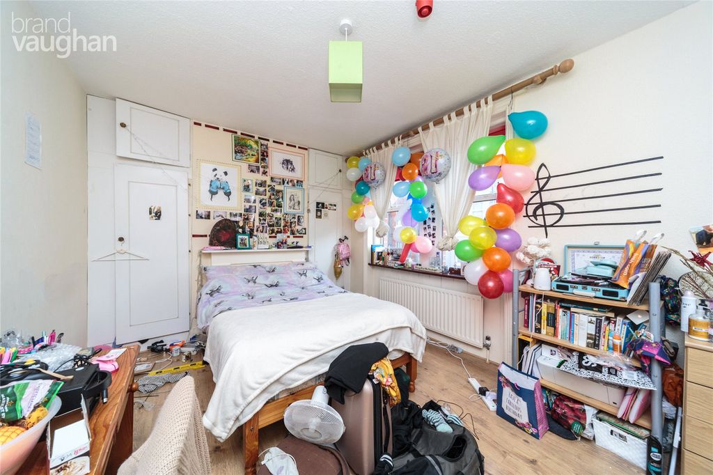 Property photo 2 of 6 Picture No. 14