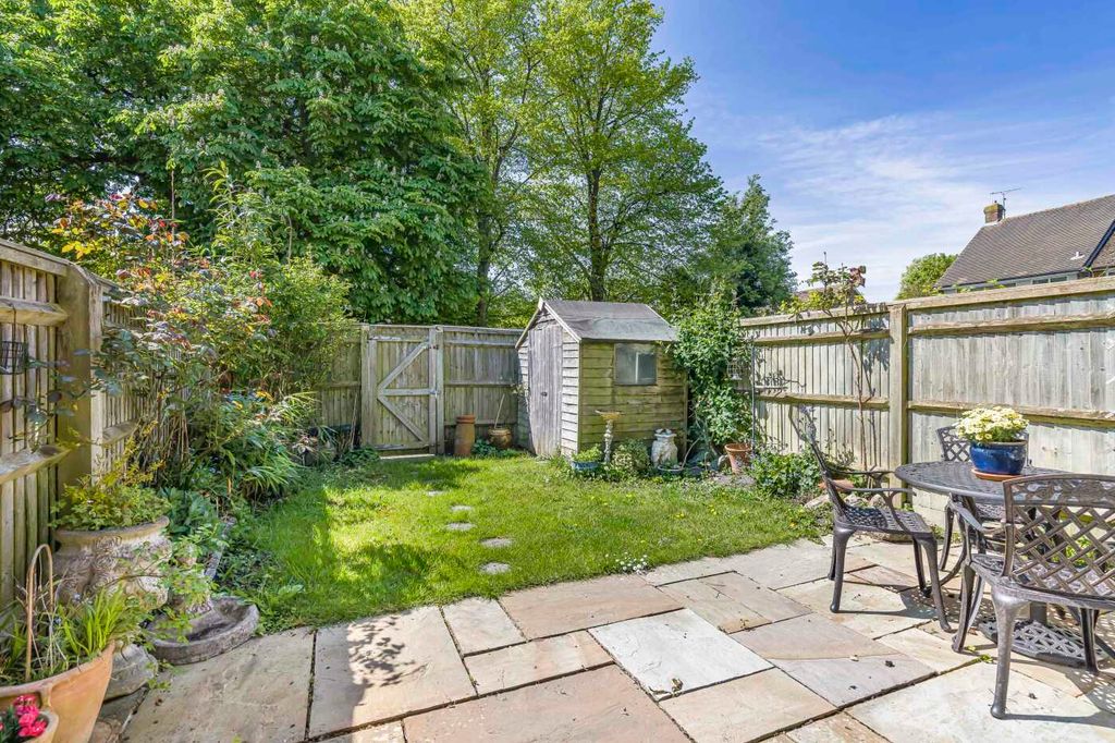 Property photo 3 of 25
