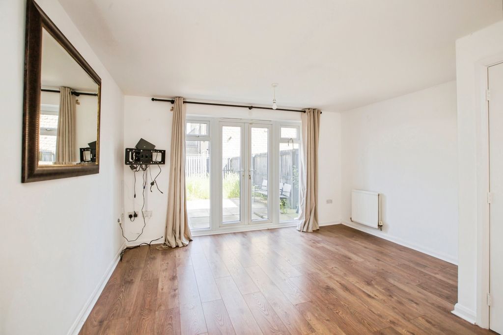Property photo 2 of 20 Pbox-Img.Jpg