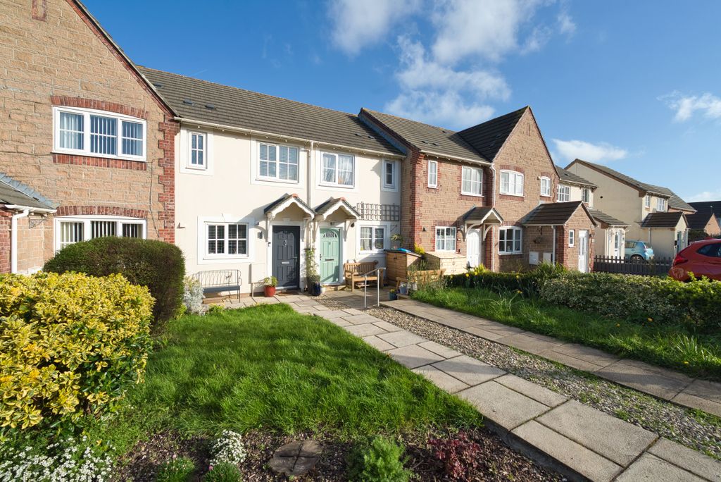 Property photo 1 of 25 2 Bed Terraced House For Sale