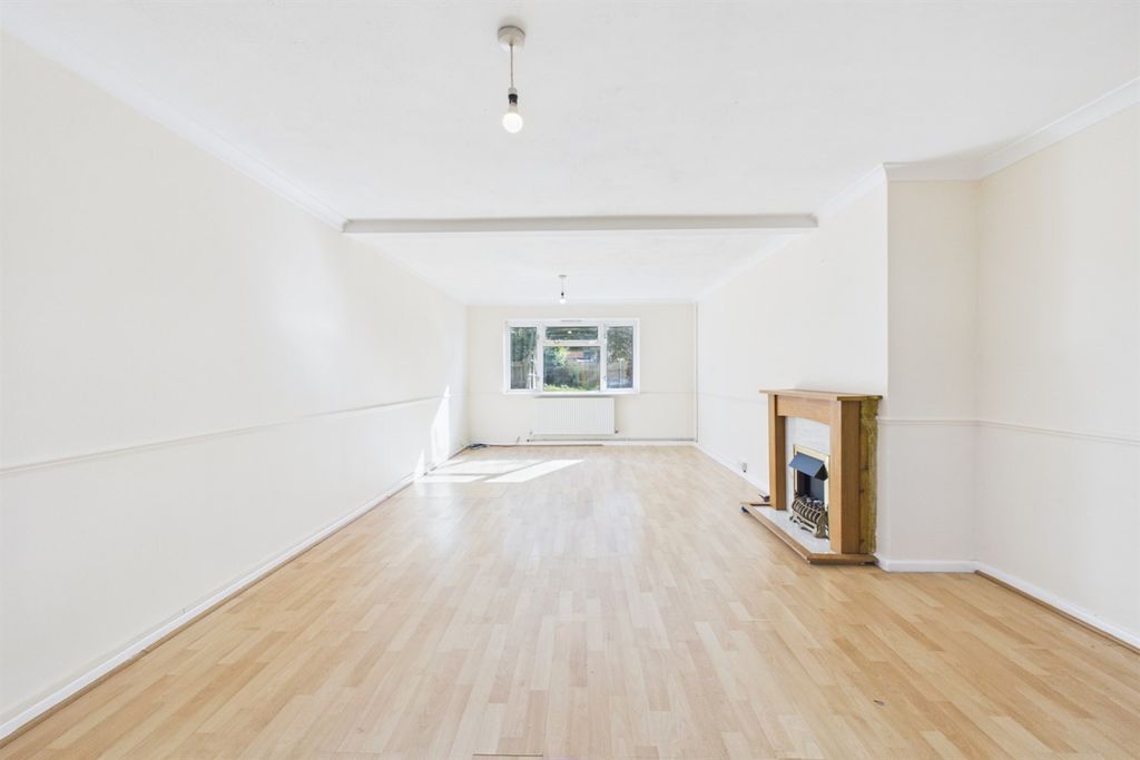 Property photo 1 of 15 Living Room