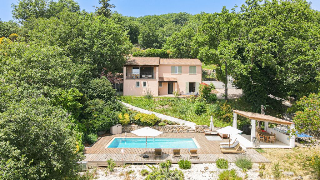 Property photo 2 of 21