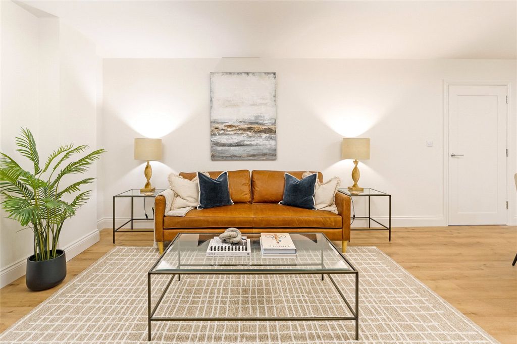 Property photo 1 of 11 Show Home