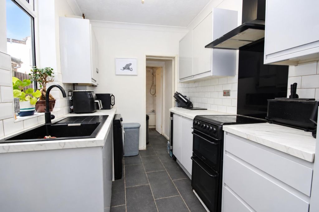 Property photo 3 of 16 Aeb88F80-Fe22-4d78-A5c3-E88A00d39Cef.Png