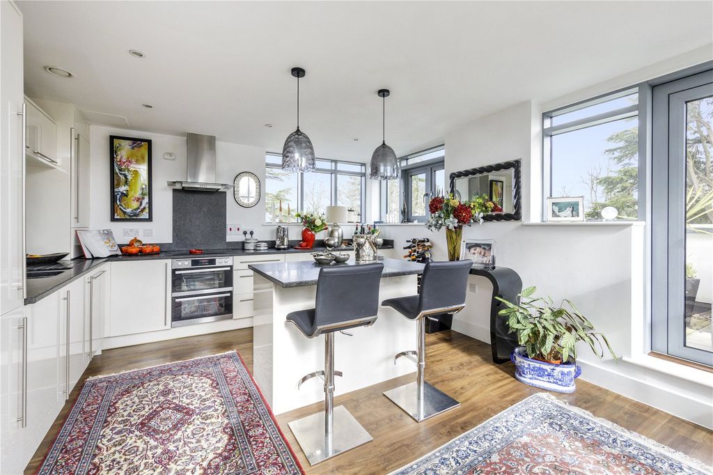 Additional image 5 of 2 bed flat for saleUplands Road, Guildford, Surrey GU1