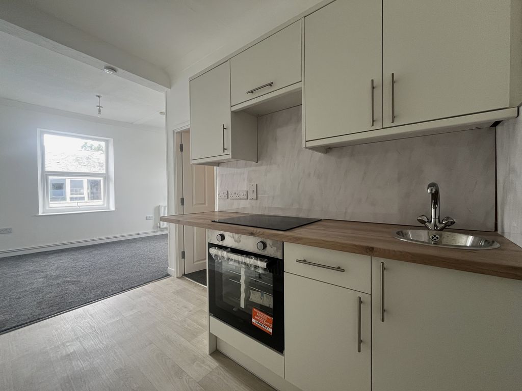Property photo 1 of 7 Kitchen 1