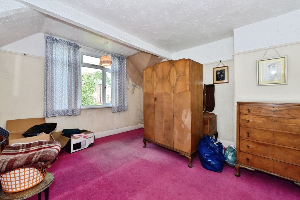 Property photo 3 of 17 Pbox-Img.Jpg