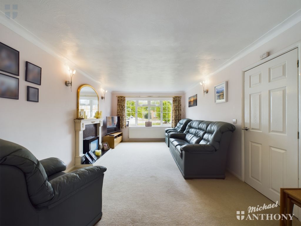 Property photo 2 of 19 Cam03218G0-Pr0344-Still015