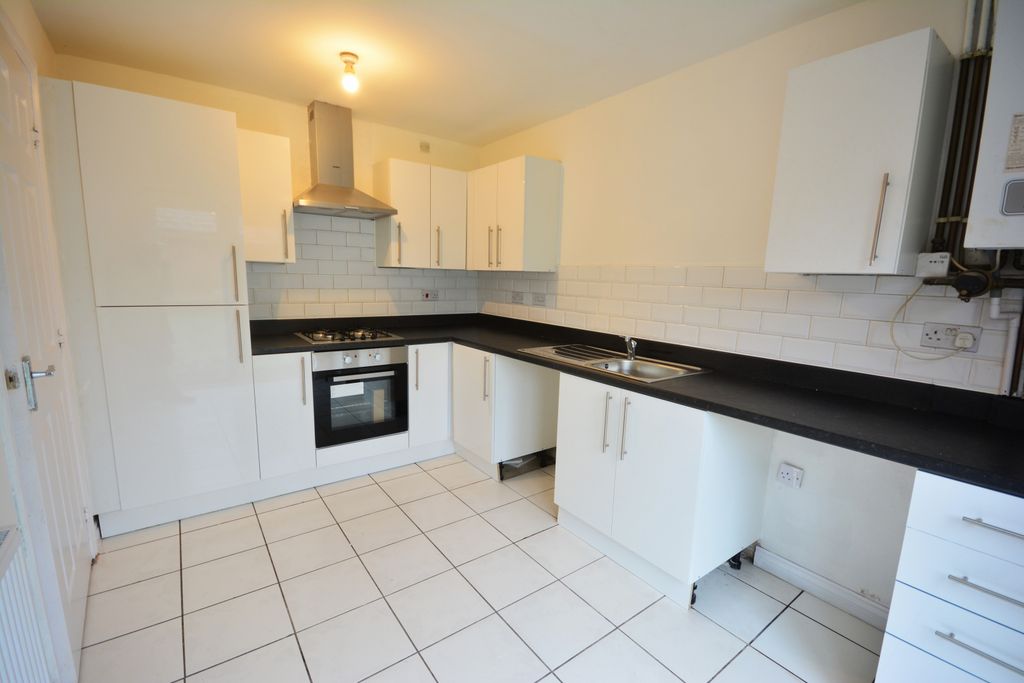 Property photo 3 of 15 Kitchen