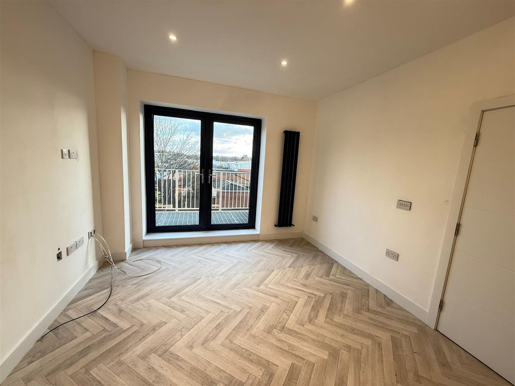 Property photo 3 of 14 2.Jpg