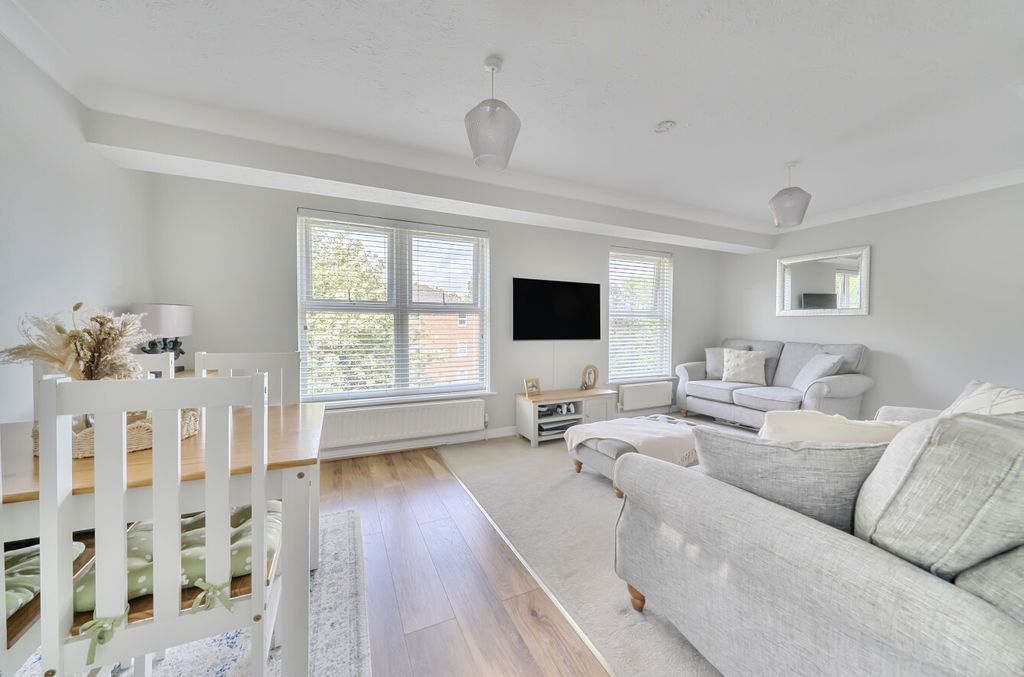 Property photo 3 of 16 1463493-10-6A0c91...
