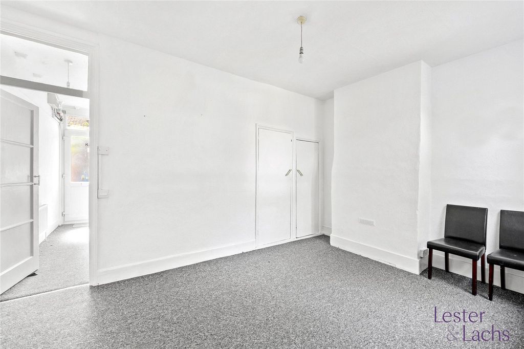 Property photo 3 of 21 Picture No. 13