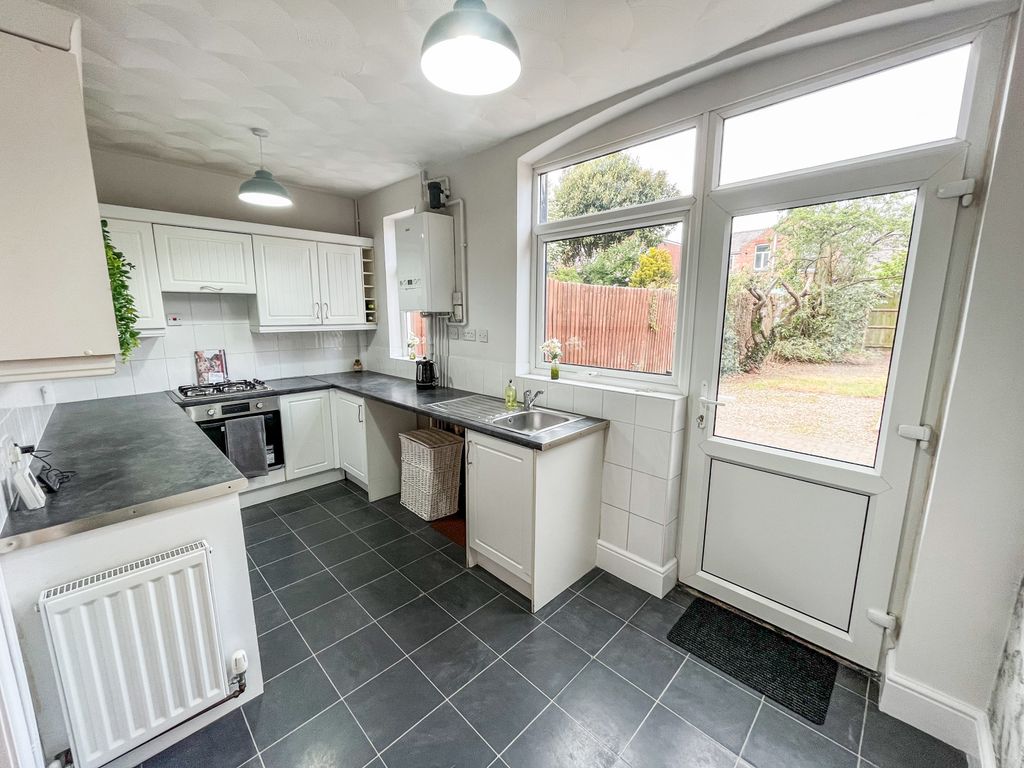 Property photo 3 of 13 Kitchen