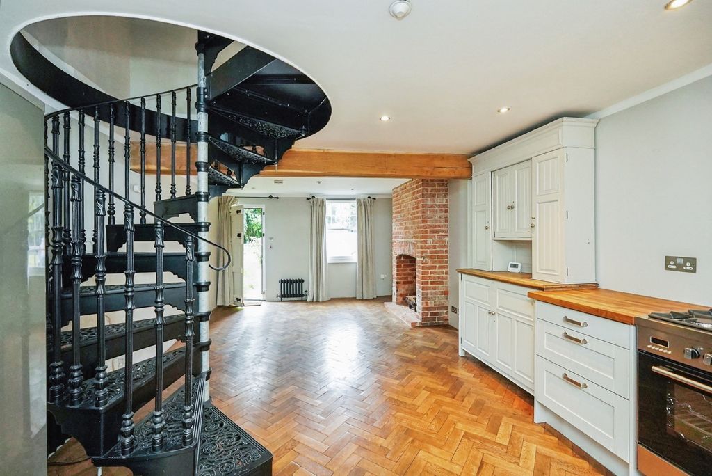 Property photo 3 of 21 Pbox-Img.Jpg