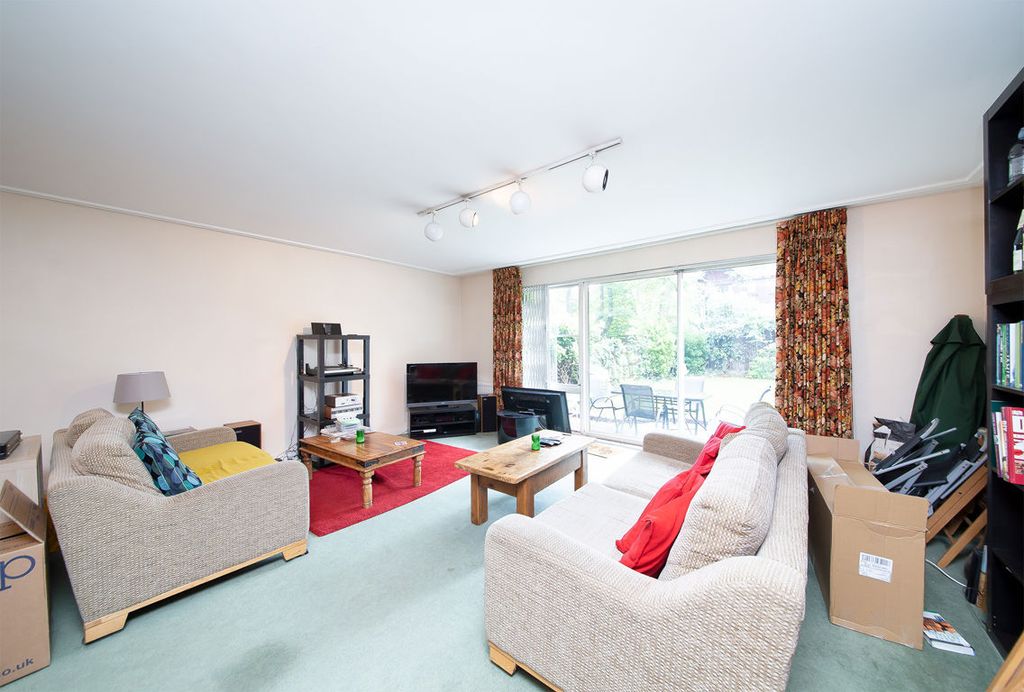 Property photo 2 of 20