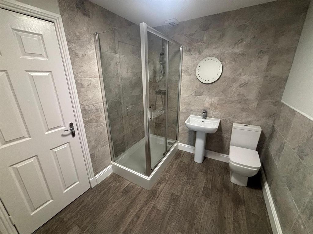 Property photo 3 of 8 82 Millhall Court Pic 3.Jpg