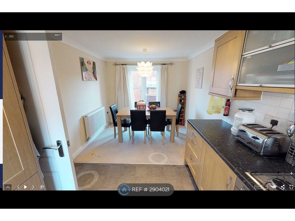 Property photo 2 of 9 Kitchen