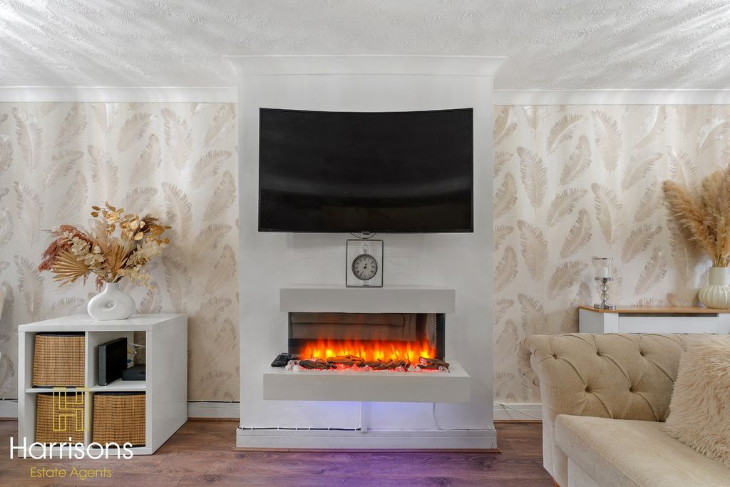 Property photo 3 of 38 4819285