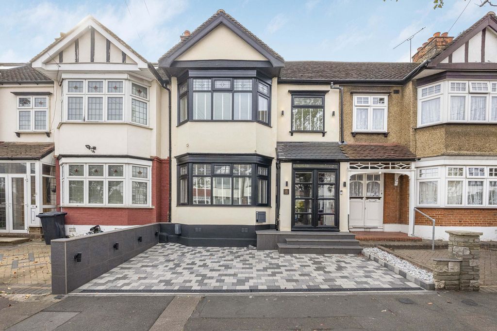 Property photo 1 of 22