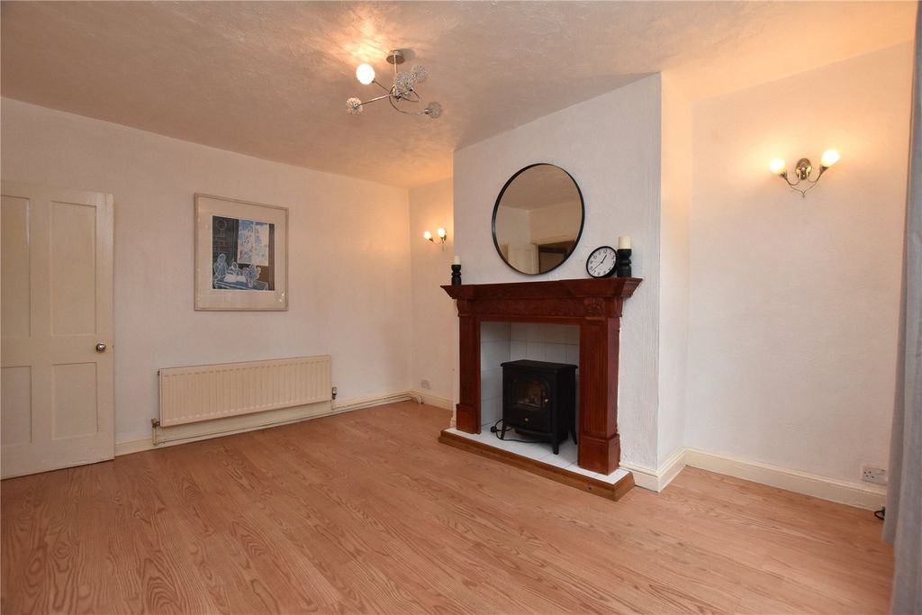 Property photo 2 of 9 Picture No. 30